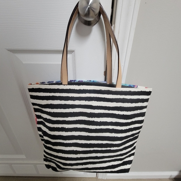 Kate Spade New York Daytripper Bon Bella Shopper Tote Bag. - Picture 2 of 16